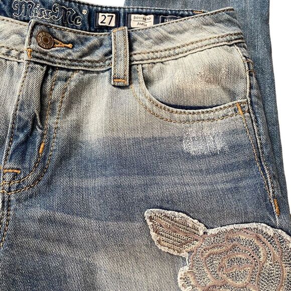 Miss Me Boyfriend Light Wash Ankle Floral Embroidered Jeans - Picture 10 of 14